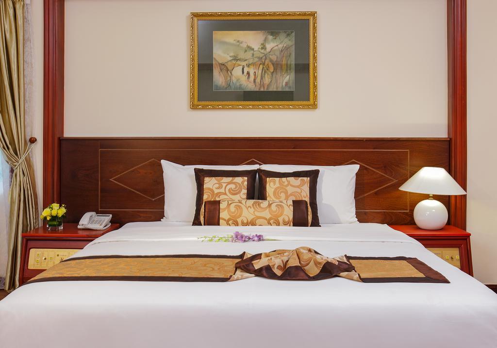 Royal Hotel Saigon Ho Chi Minh City Bagian luar foto