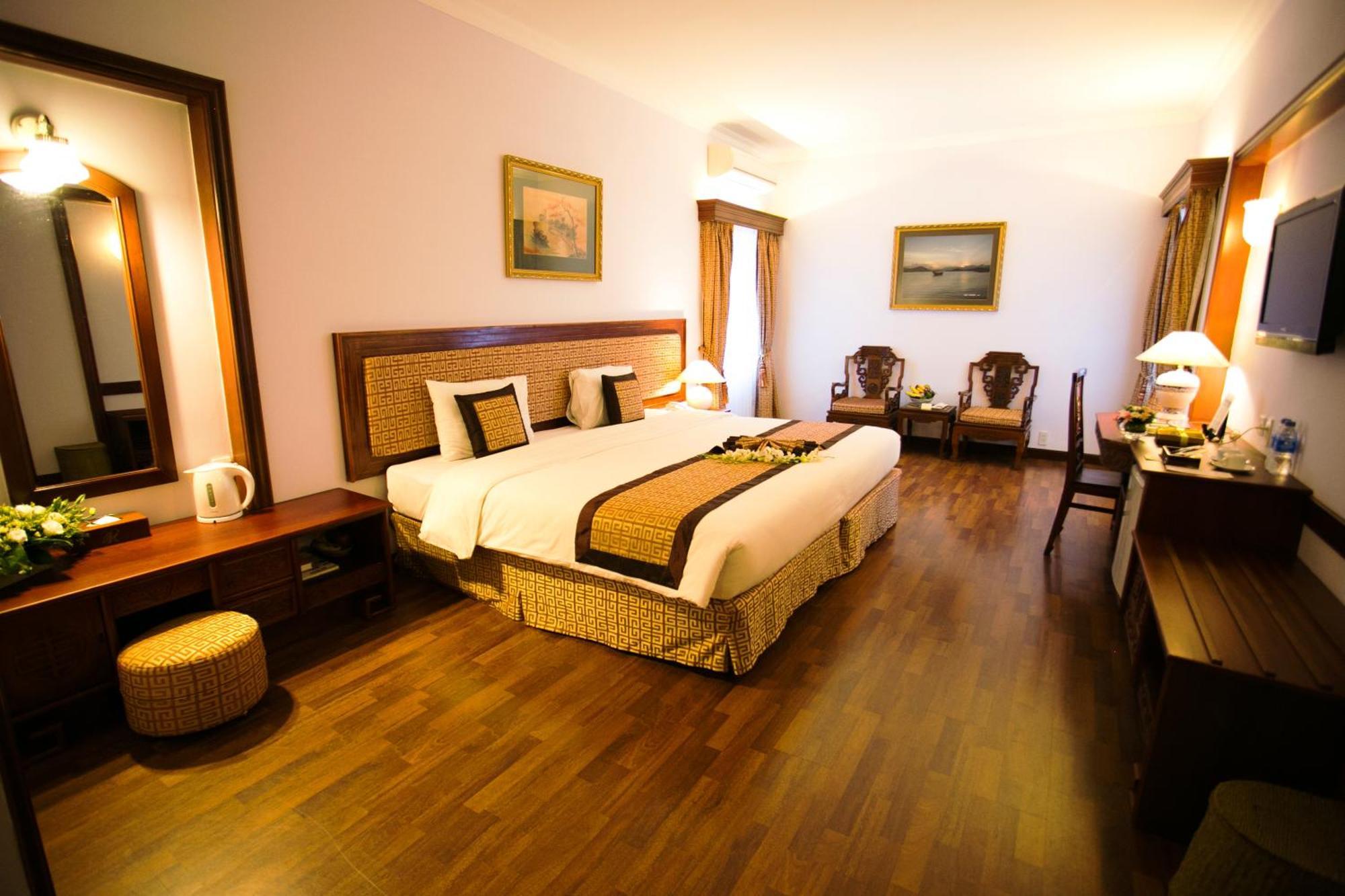 Royal Hotel Saigon Ho Chi Minh City Bagian luar foto