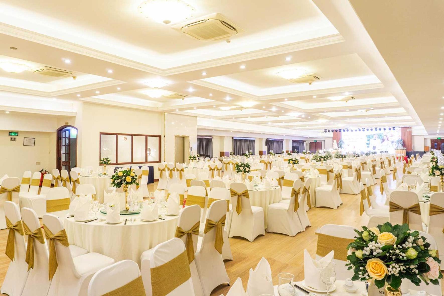Royal Hotel Saigon Ho Chi Minh City Bagian luar foto